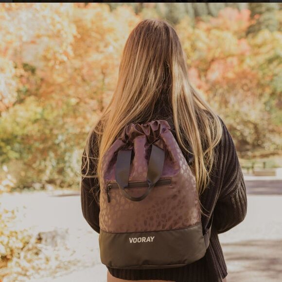 NWT Vooray Flex Cinch Backpack in Dusk Lynx - Picture 6 of 7